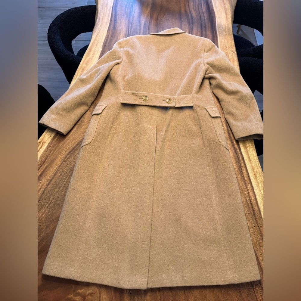 Bill Blass Early 1970s Vintage Fitted Bill Blass Camel Coat - Picture 7 of 14